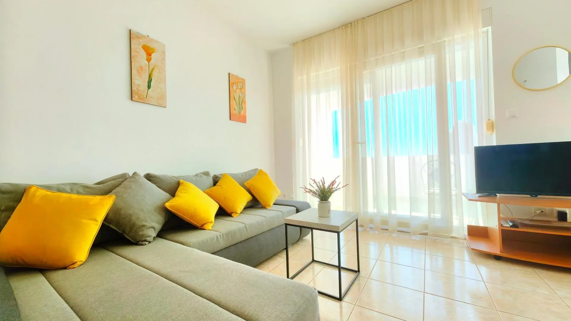 Apartment With Shared Pool Trogir Croácia
