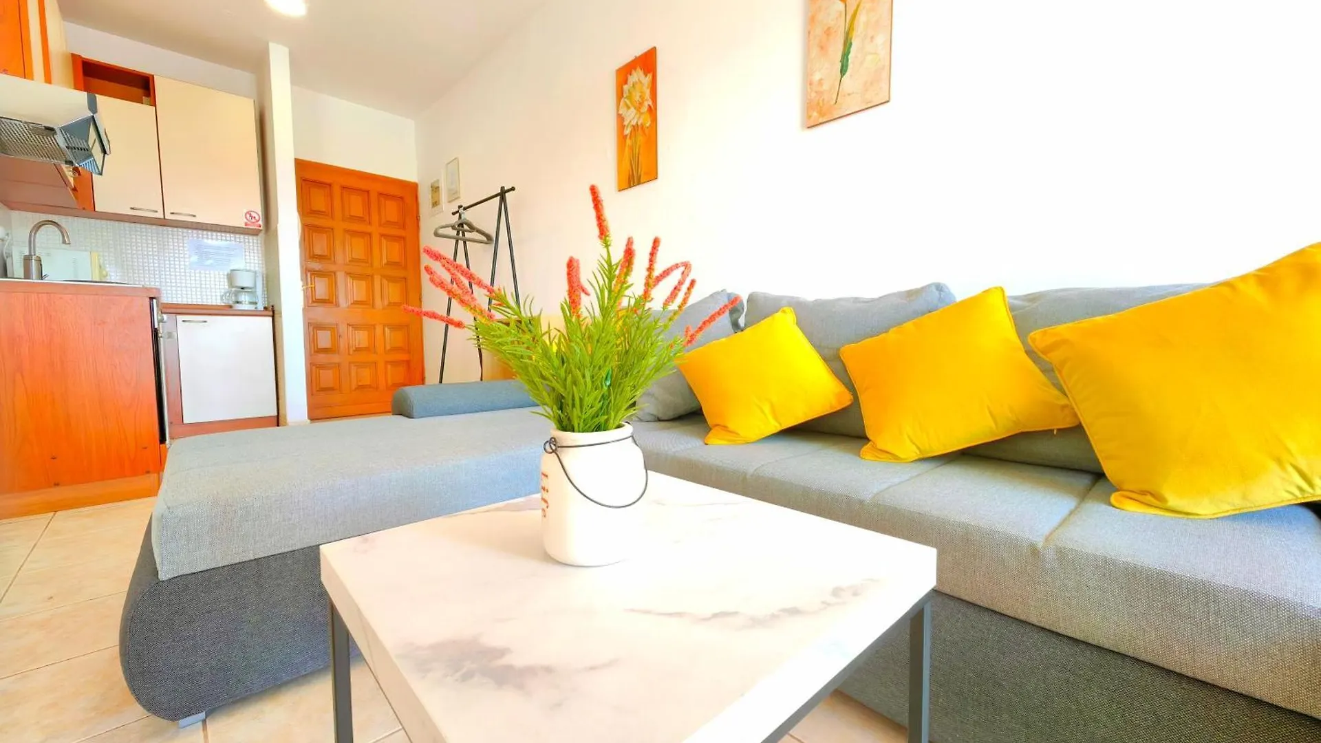 Apartment With Shared Pool Trogir